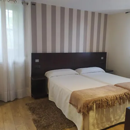 马龙别墅酒店 3* Navés