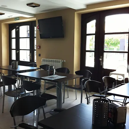 马龙别墅酒店 Navés