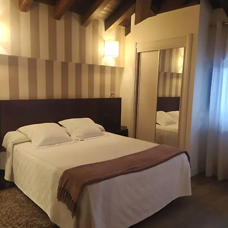 马龙别墅酒店 酒店