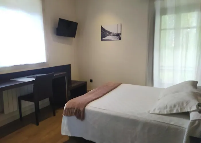 Marrón Hotel Navès