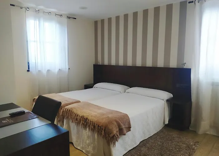 Hotel Marrón Navès